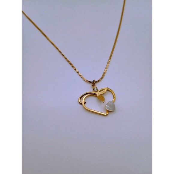 Jewelry - Vintage Gold Tone Heart Pendant With Rhinestone, Heart Stone Accent Necklace